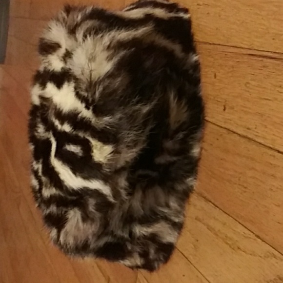 Hat - Picture 2 of 4